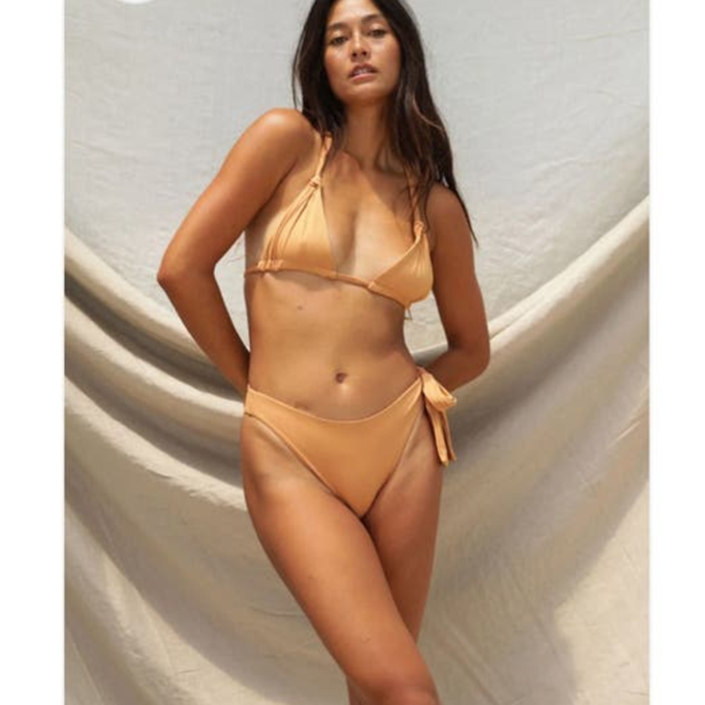 NWT Stone Fox Swim Isobel Minimalist Bikini Top Adjustable Sandstone size Small